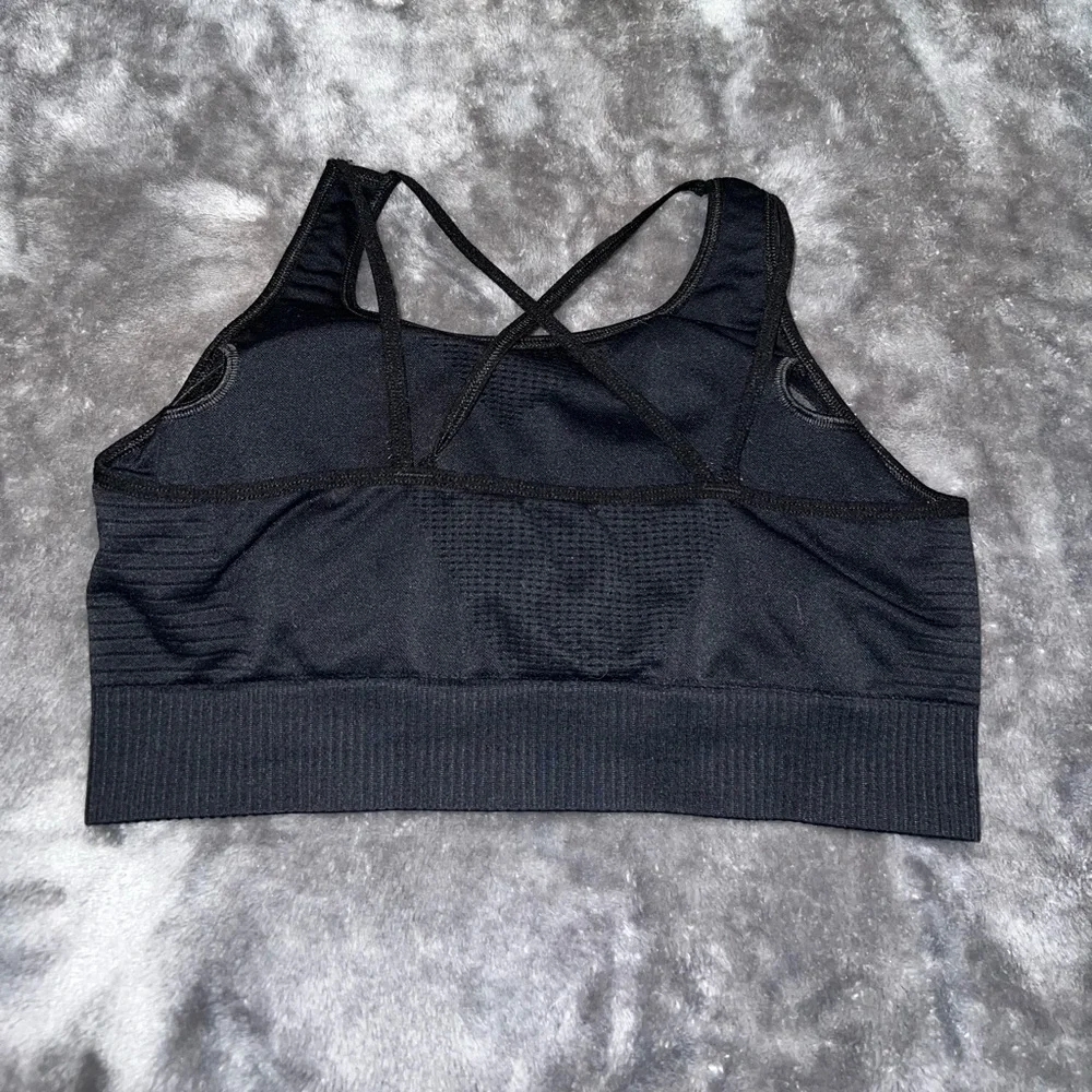 Sports Bra - Picture 3 of 4